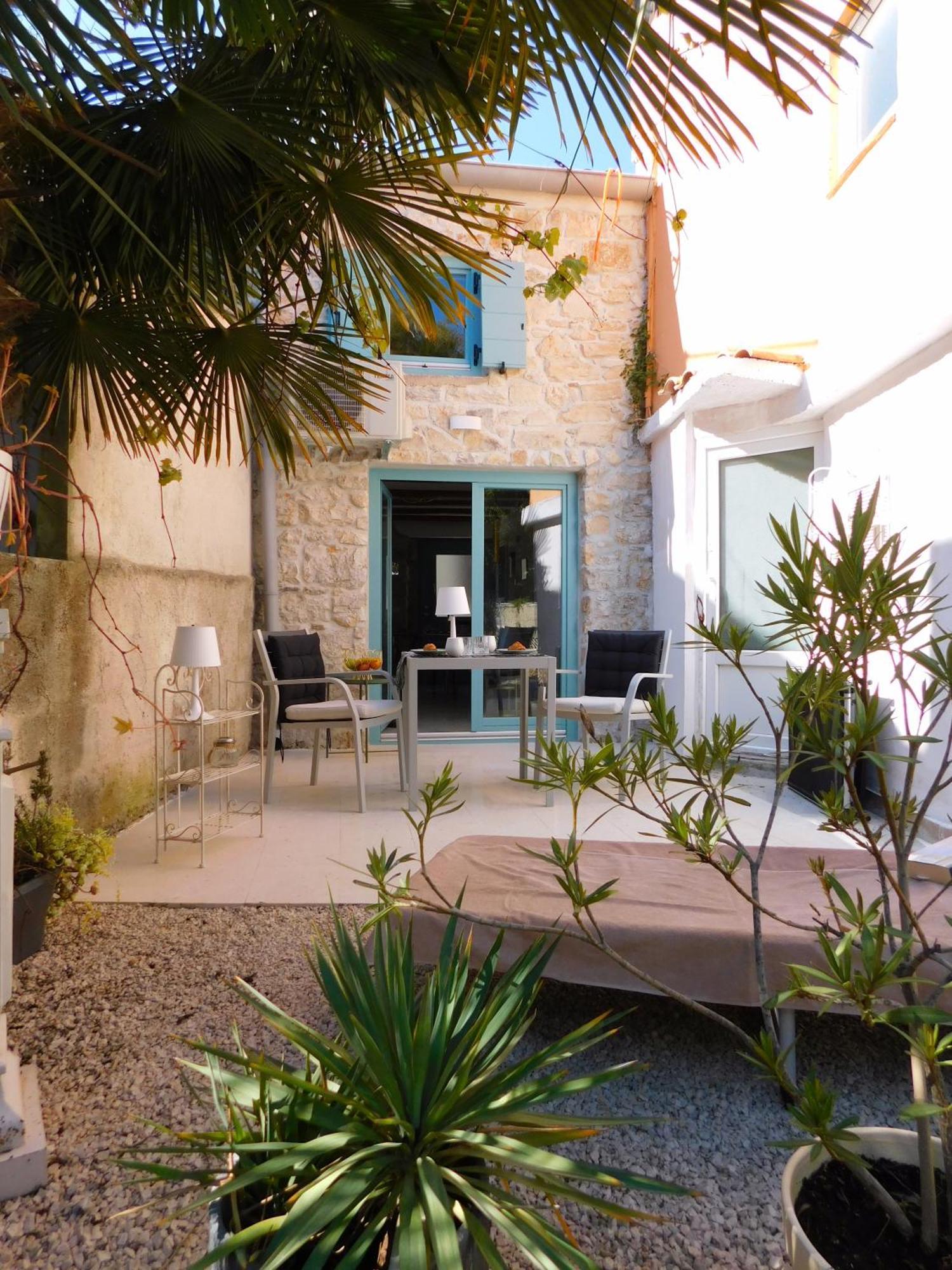 Bezauberndes Steinhaus Mit Garten In Der Altstadt Von Ρόβινι Εξωτερικό φωτογραφία