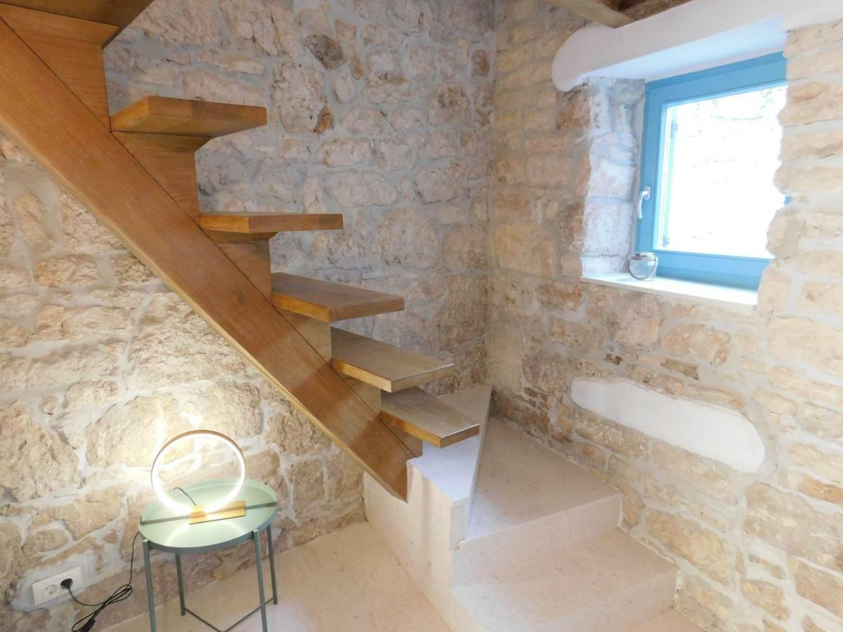 Bezauberndes Steinhaus Mit Garten In Der Altstadt Von Ρόβινι Εξωτερικό φωτογραφία