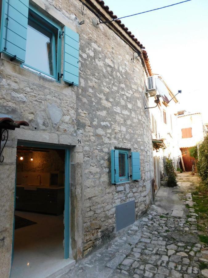 Bezauberndes Steinhaus Mit Garten In Der Altstadt Von Ρόβινι Εξωτερικό φωτογραφία